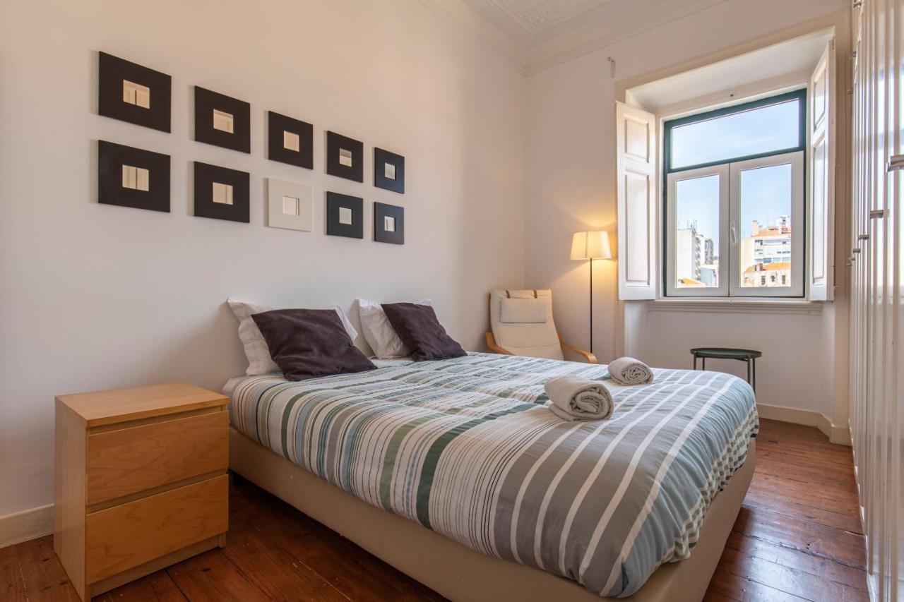 Typical 2Bdr Apartment In Lisbon By Lovelystay Bagian luar foto