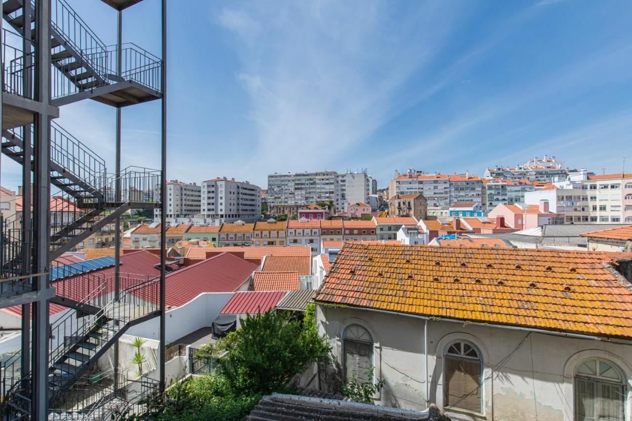 Typical 2Bdr Apartment In Lisbon By Lovelystay Bagian luar foto