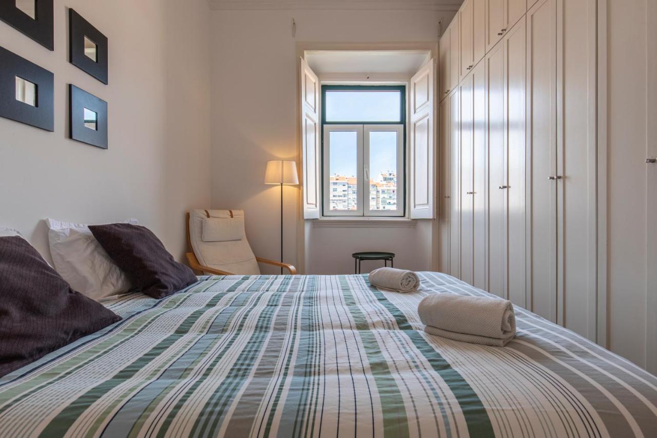 Typical 2Bdr Apartment In Lisbon By Lovelystay Bagian luar foto