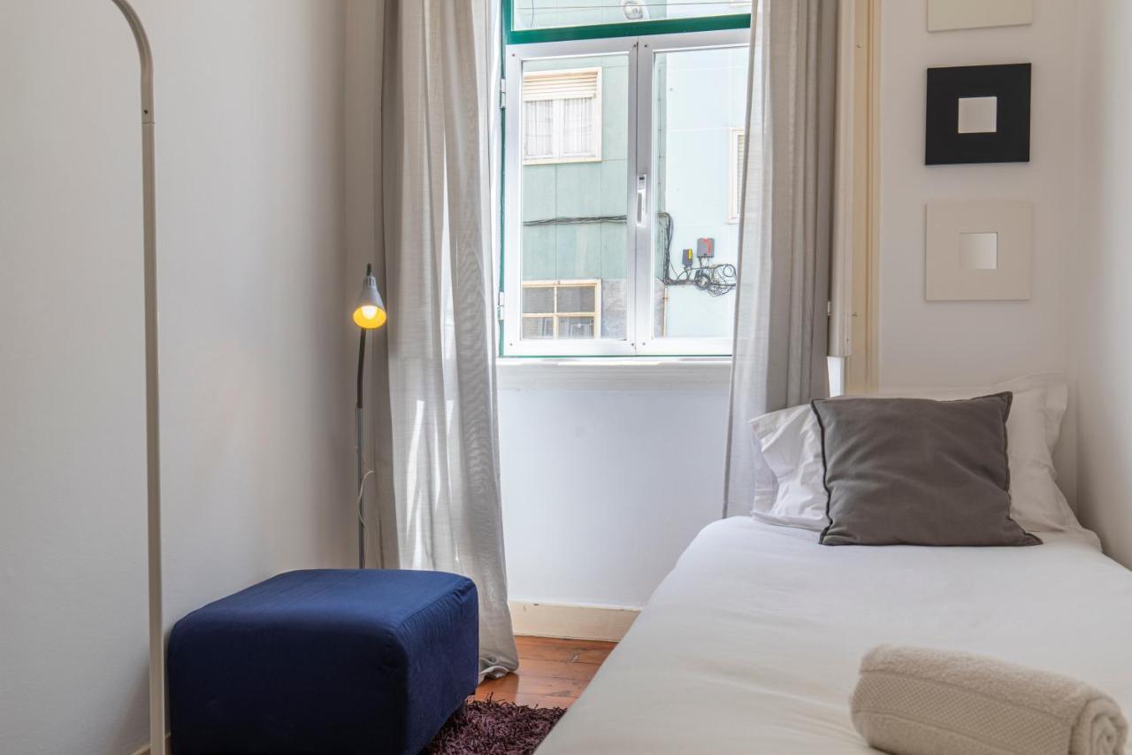 Typical 2Bdr Apartment In Lisbon By Lovelystay Bagian luar foto