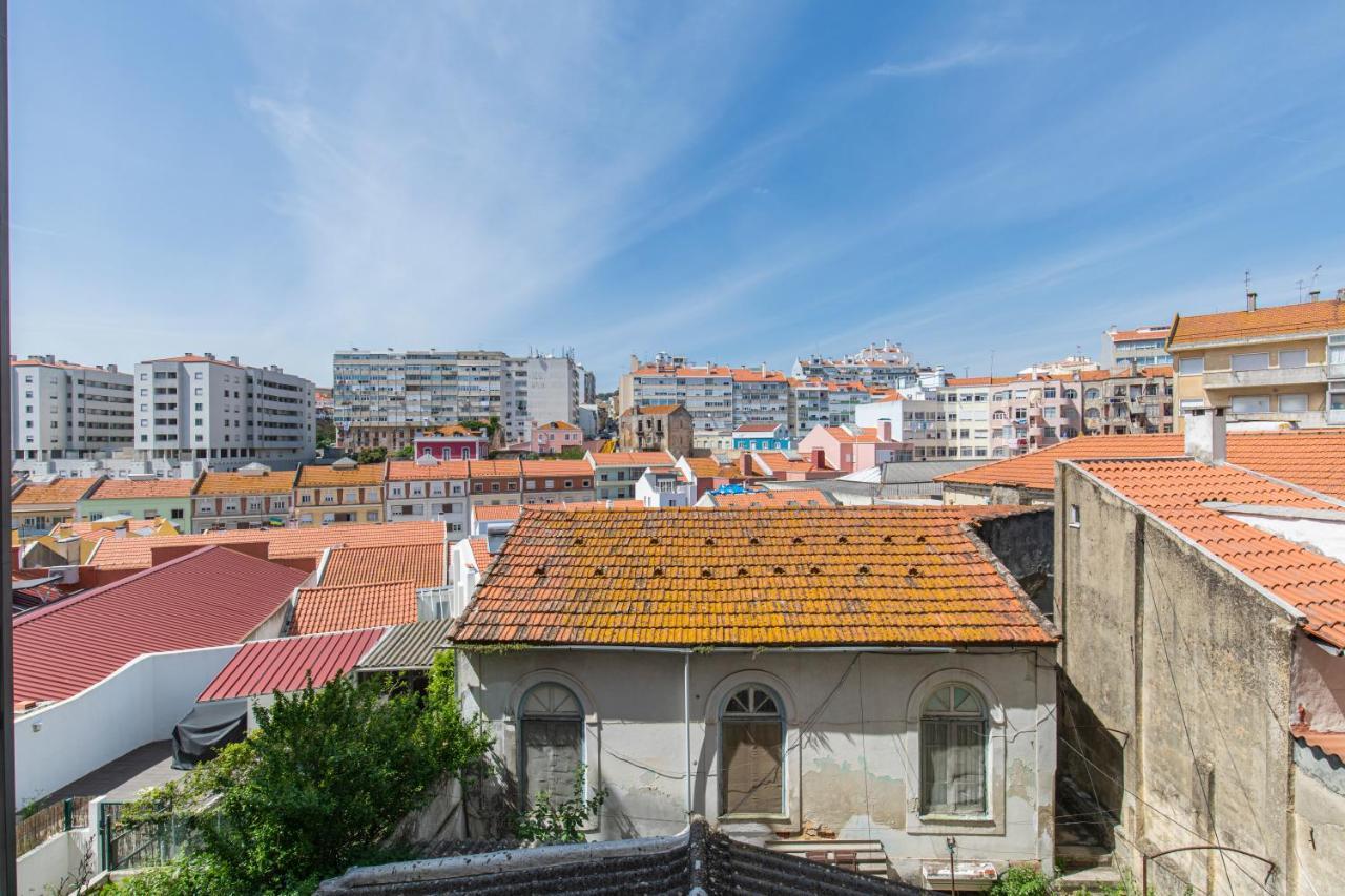 Typical 2Bdr Apartment In Lisbon By Lovelystay Bagian luar foto