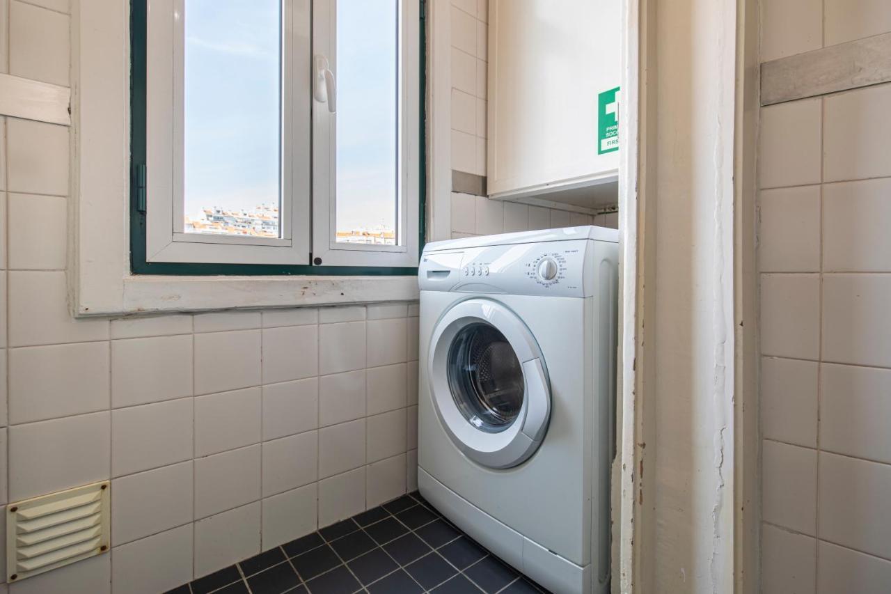 Typical 2Bdr Apartment In Lisbon By Lovelystay Bagian luar foto